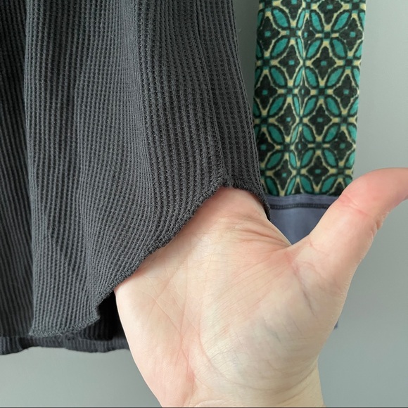 We the Free Patchwork Sleeve Thermal Long Sleeve Free People Bandana Print Sz M - Picture 4 of 8